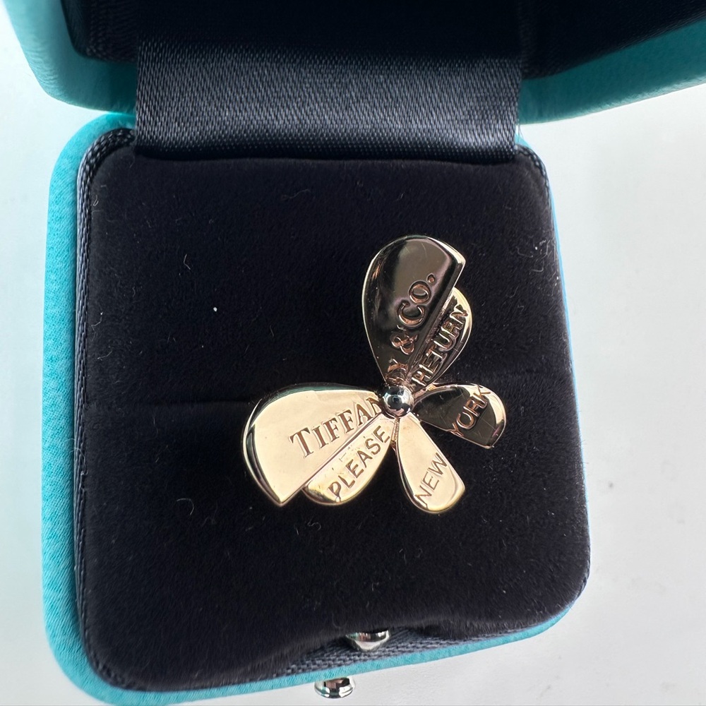 Tiffany & Co. New love bug butterfly size 5 18kt rose gold & 925 sterling silver - Picture 2 of 13